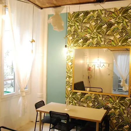 Arty 20m² District Of Batignolles *