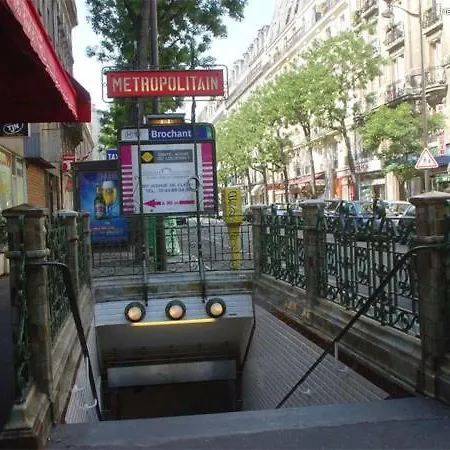 Arty 20m² District Of Batignolles Paris