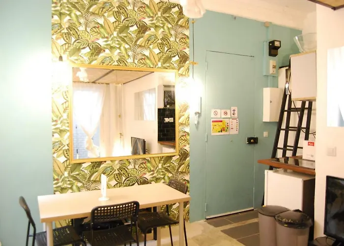 Arty 20m² District Of Batignolles 公寓